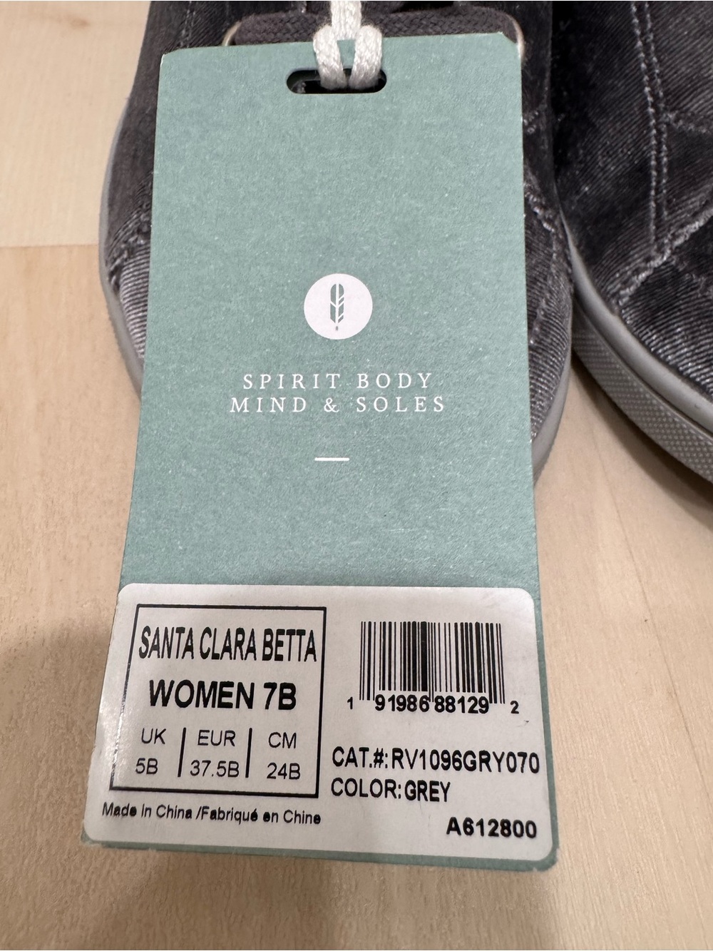 NWT Revitalign Santa Clara Betta Gray Shoe Orthotic Velvet Sneaker Women's 7 - Picture 7 of 13
